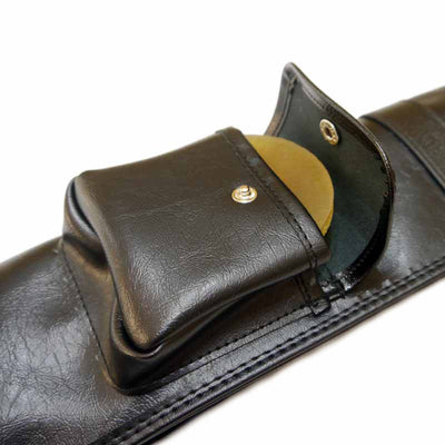 鍔や鍔止めゴムを収納できる小物ポケット付き