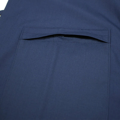 Zipper on the right pocket